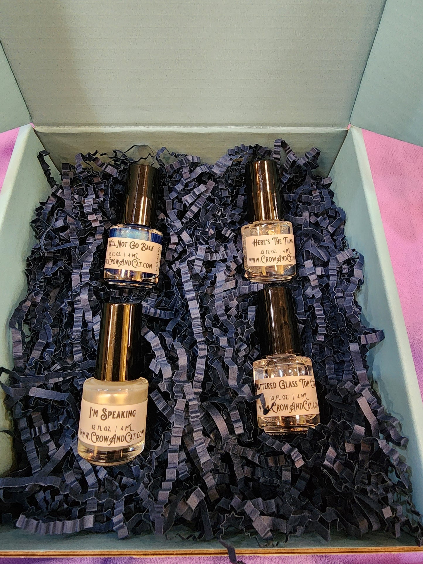 *** Limited Edition *** Chucks and Pearls Nail Polish Set
